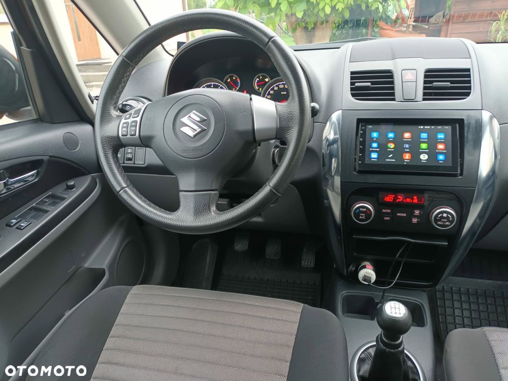Suzuki SX4 1.6 Premium - 2