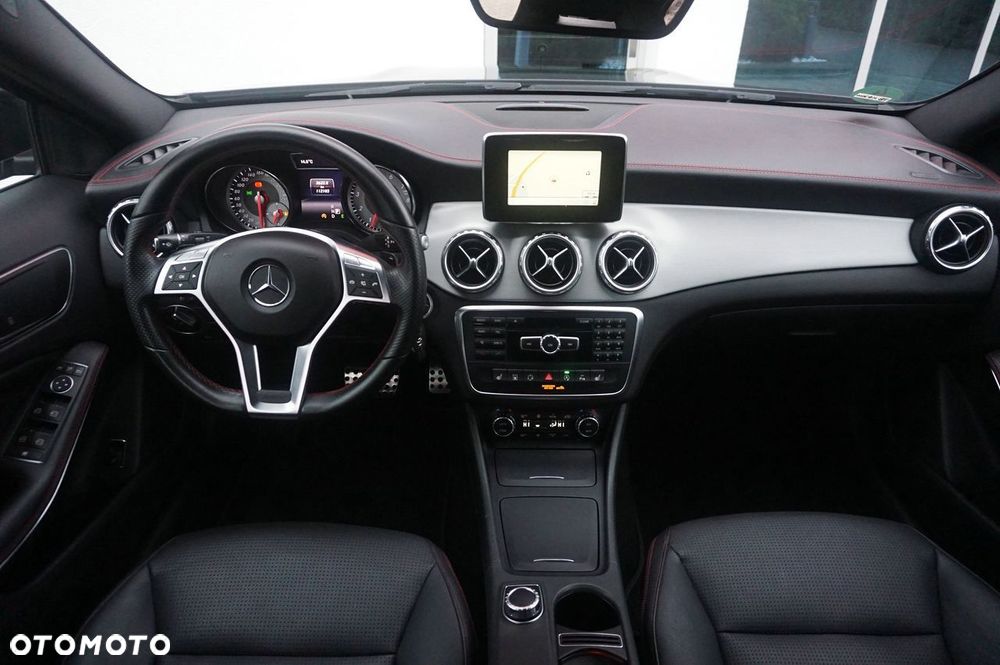 Mercedes-Benz GLA 200 7G-DCT AMG Line - 15