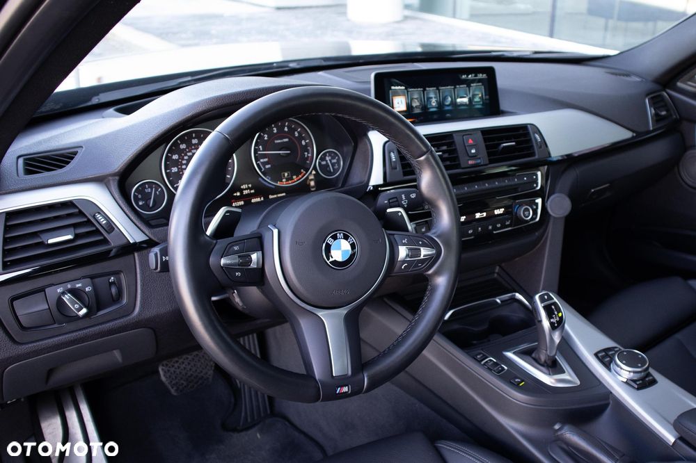 BMW Seria 3 330i Sport Line sport - 16