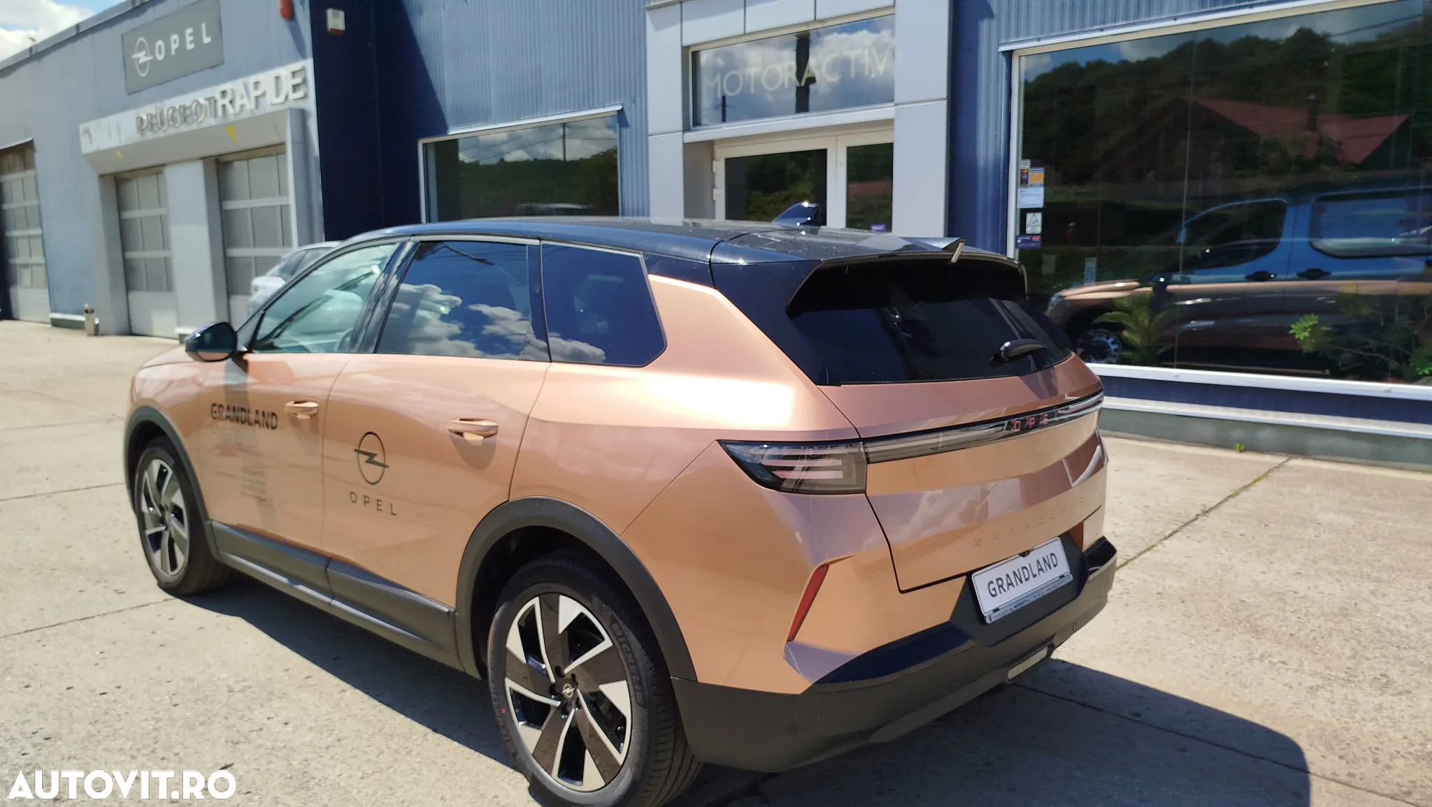 Opel Grandland 1.2 DI Hybrid 48 V Automatik GS - 4