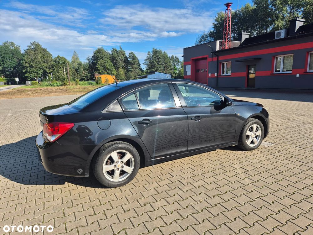 Chevrolet Cruze 1.6 - 13