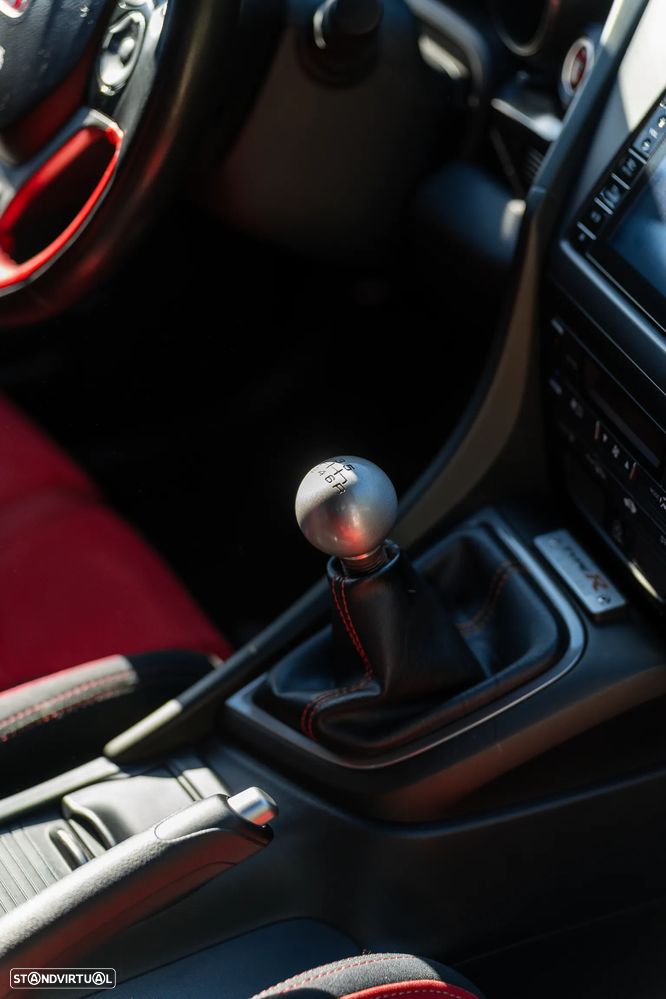Honda Civic 2.0 VTEC Turbo Type R GT - 26