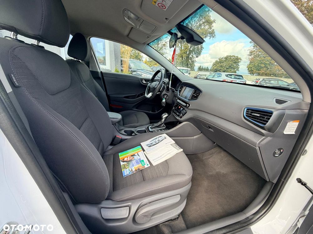 Hyundai IONIQ - 18