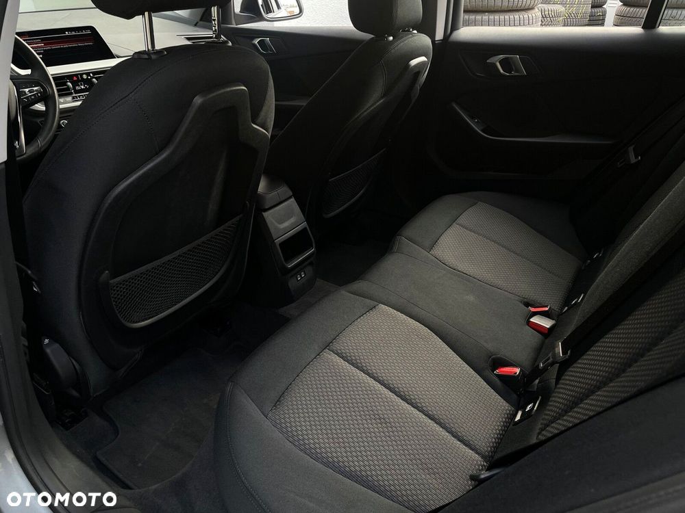 BMW Seria 1 - 22