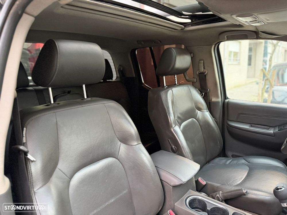 Nissan Navara 2.5 dCi CD LE Hi-Tech +P.Premium 4WD - 24