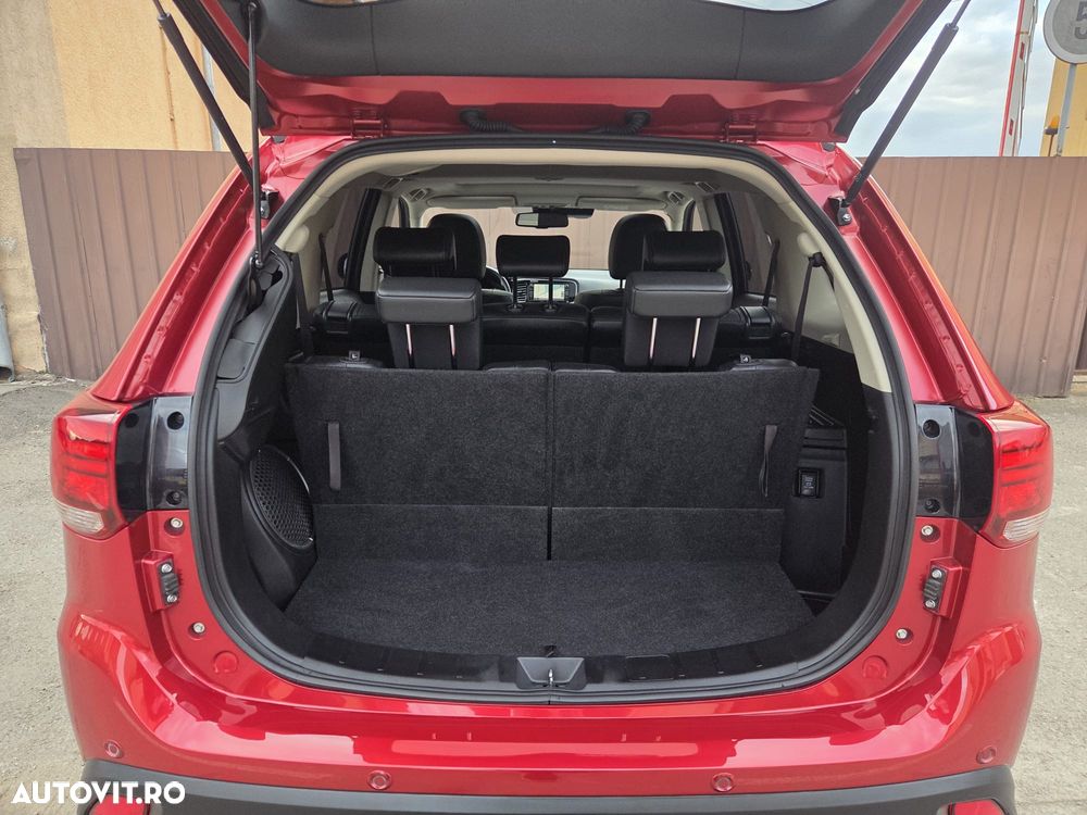 Mitsubishi Outlander 2.2 DI-D 4WD Automatik Top - 16