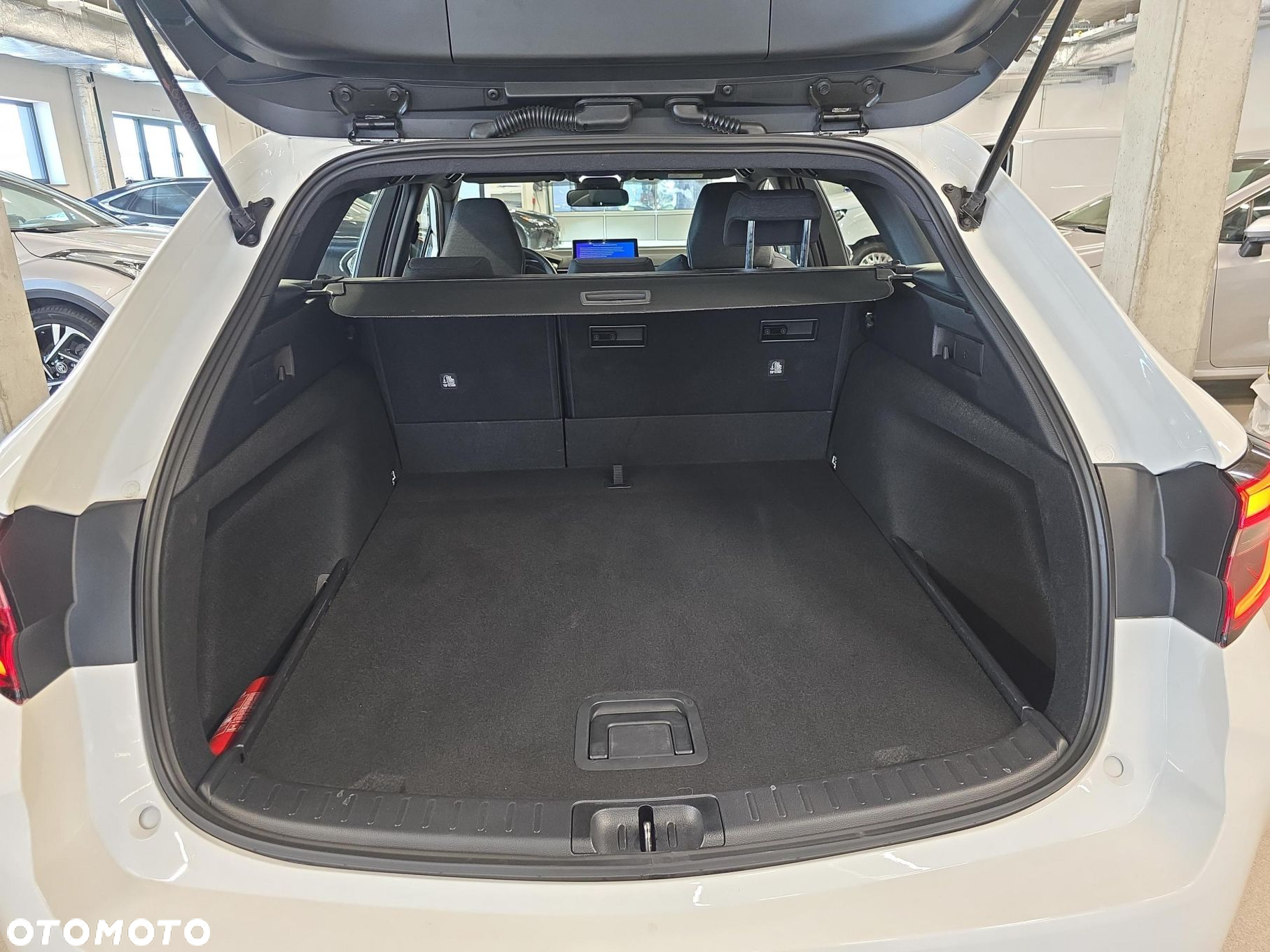 Toyota Corolla - 13