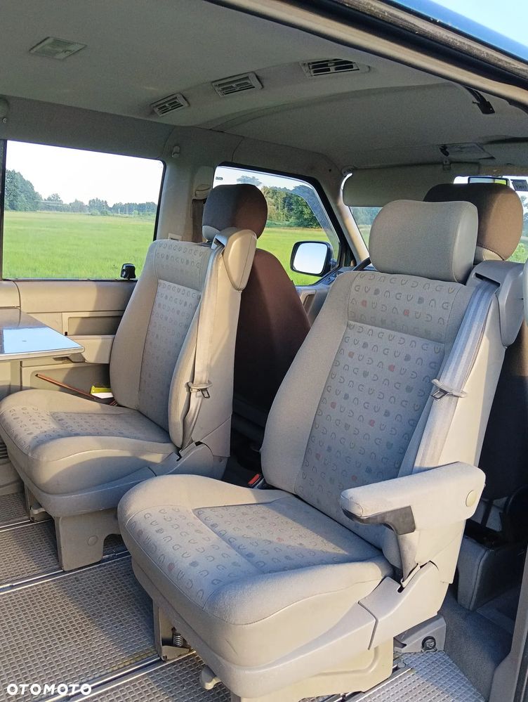 Volkswagen Multivan Standard - 19