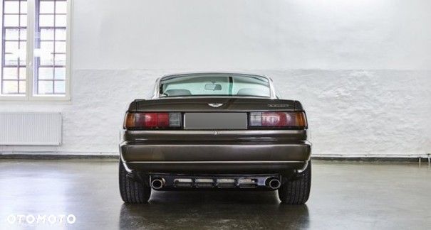 Aston Martin Virage - 5