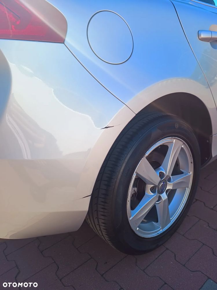 Volvo V40 D2 - 11