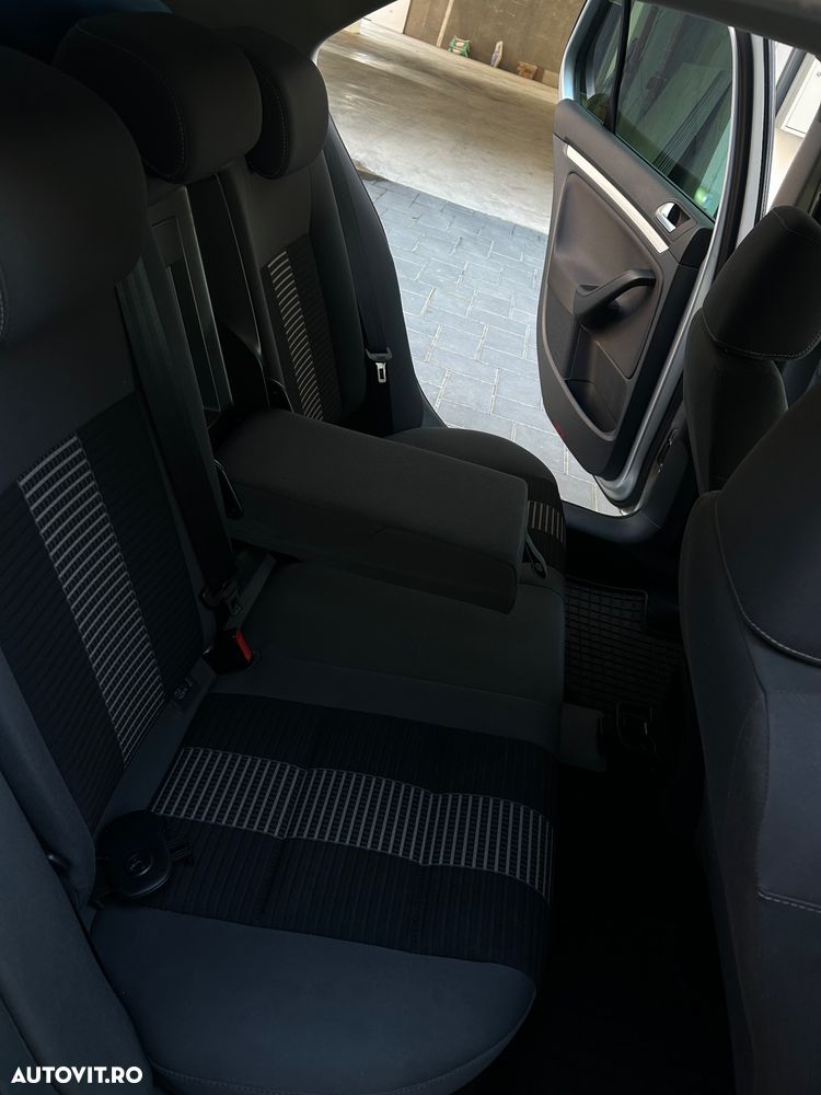 Volkswagen Jetta 1.6 Trendline - 11