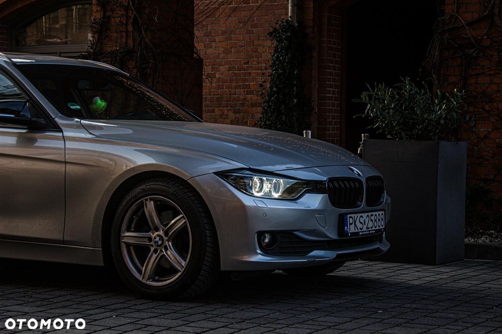 BMW Seria 3 320d - 28