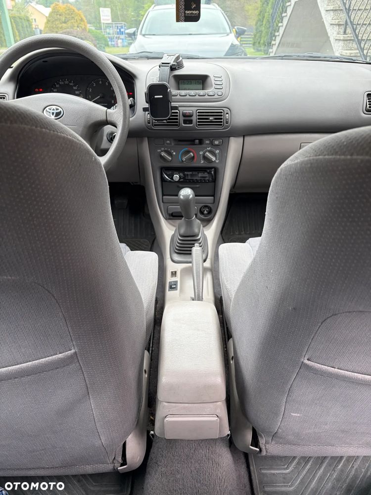Toyota Corolla - 10
