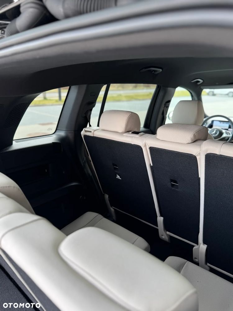 Mercedes-Benz GLB - 27