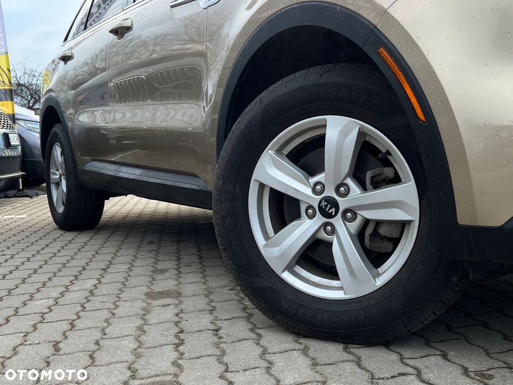 Kia Sorento - 11