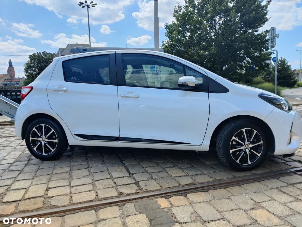 Toyota Yaris Hybrid 100 Premium EU6 - 5