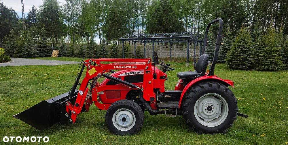 Mahindra 254  (4WD) - 1