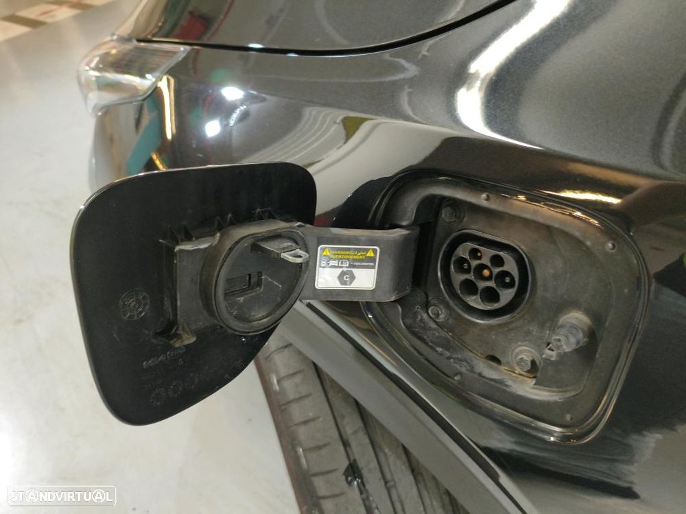 Kia XCeed 1.6 GDi PHEV Drive - 11