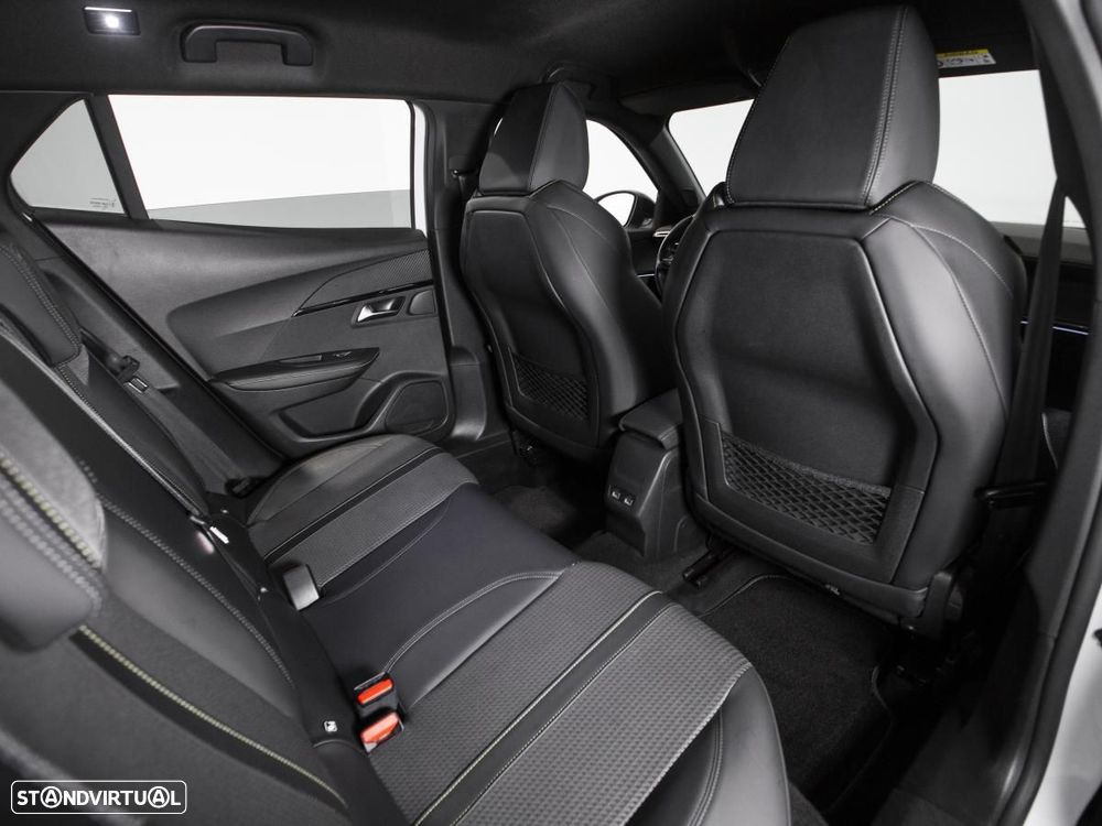 Peugeot 2008 1.5 BlueHDi GT EAT8 - 11