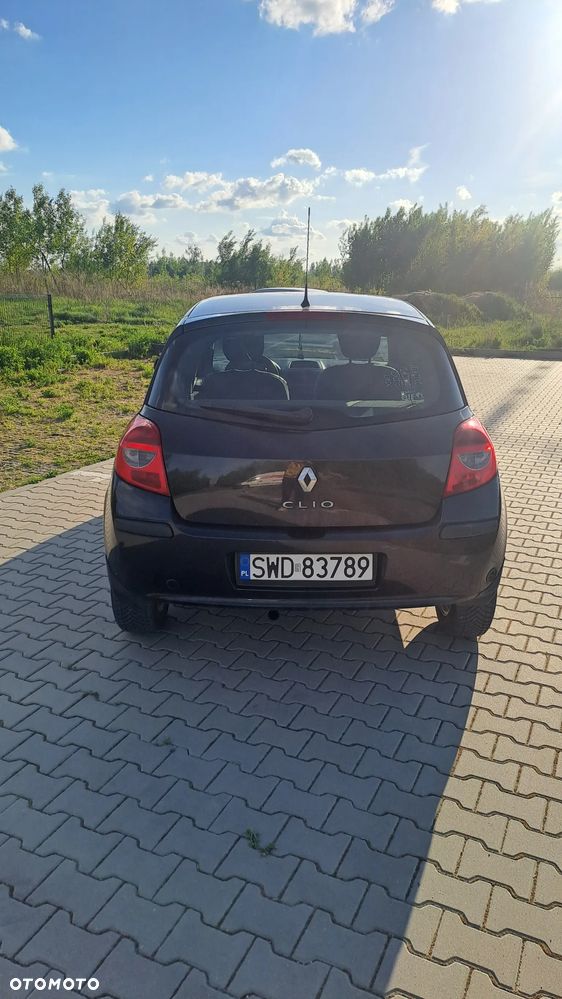 Renault Clio 1.2 16V Expression - 4