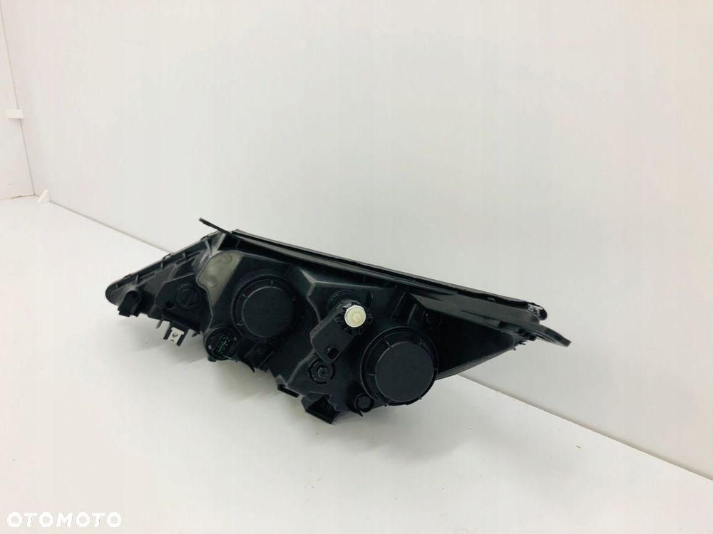 KIA SPORTAGE III 2010-2015 PRAWY REFLEKTOR LED - 4