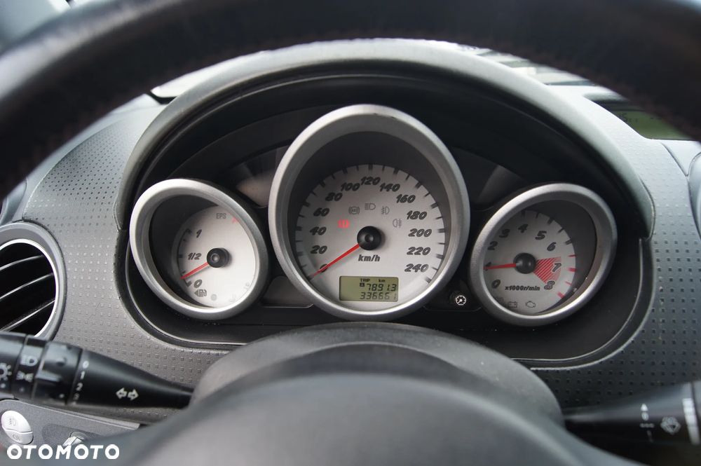 Mitsubishi Colt - 11