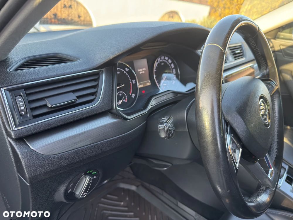 Skoda Superb 2.0 TDI Ambition DSG7 - 18