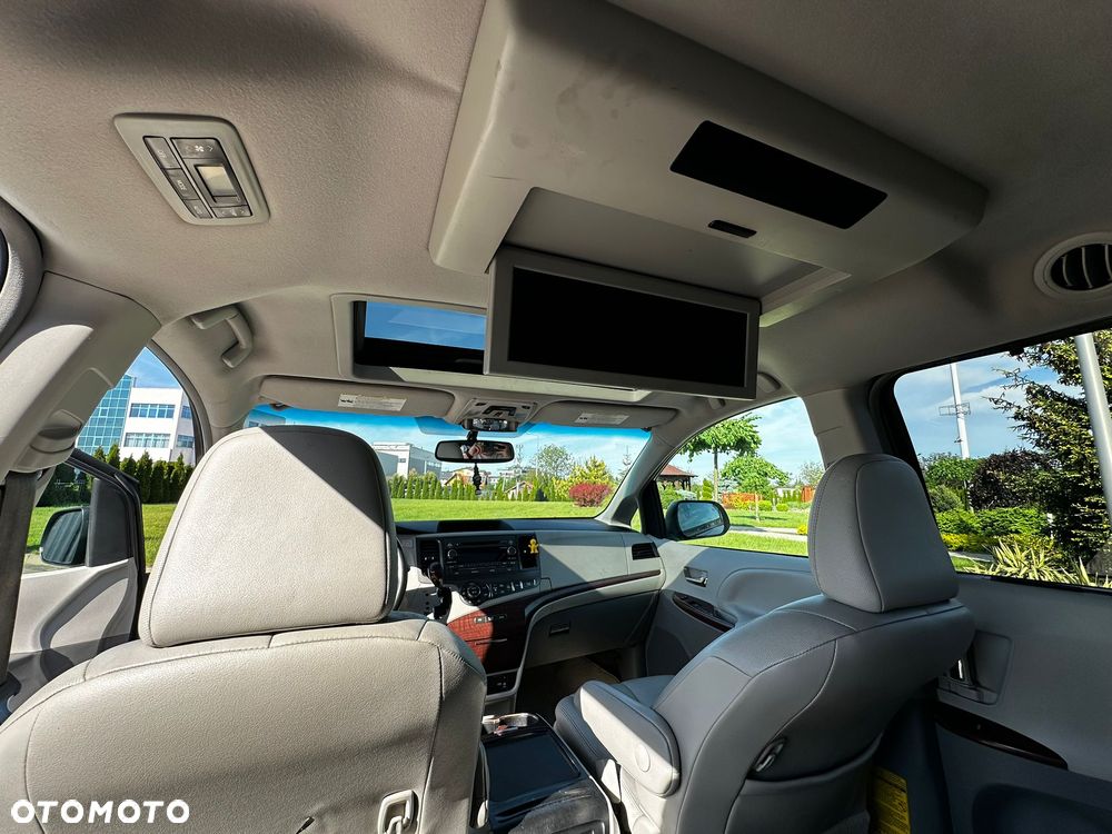 Toyota Sienna 3.5 XLE AWD - 8