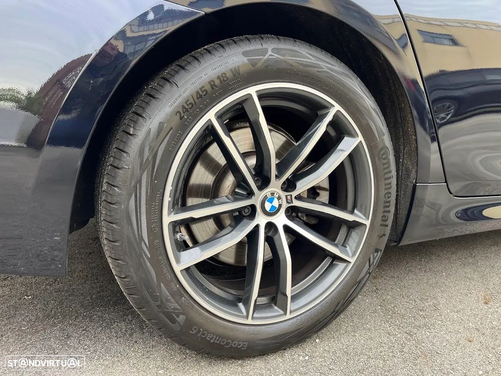 BMW 520 d Pack Desportivo M Auto - 52