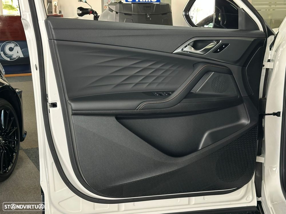 MG HS 1.5 Plug-in Hybrid Luxury - 8