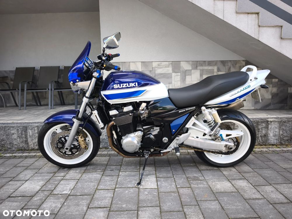Suzuki GSX - 2