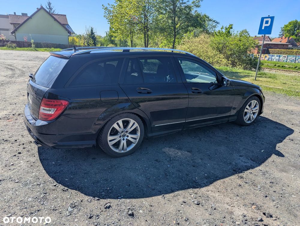 Mercedes-Benz Klasa C 300 CDI BlueEff 4-Matic Avantgarde - 22
