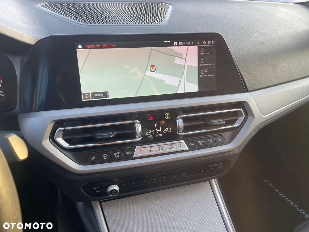 BMW Seria 3 318d mHEV - 17