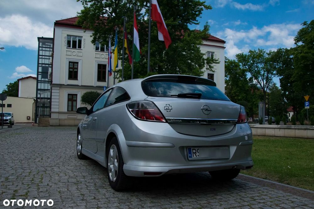Opel Astra 1.6 Essentia - 4