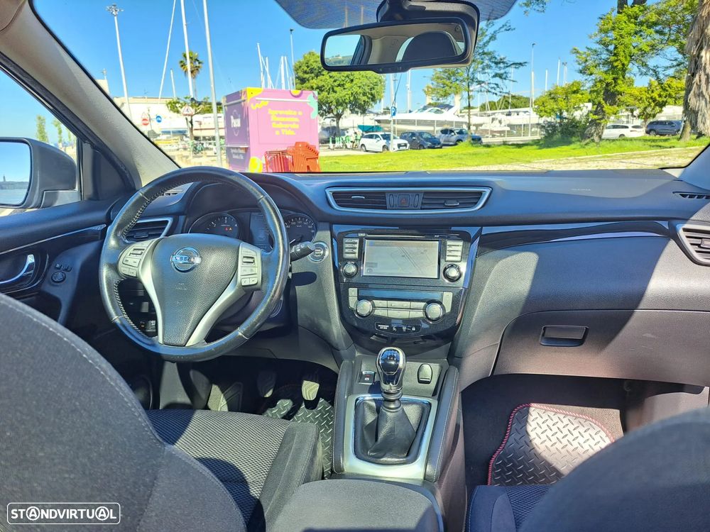 Nissan Qashqai 1.5 dCi N-Connecta 18 - 17