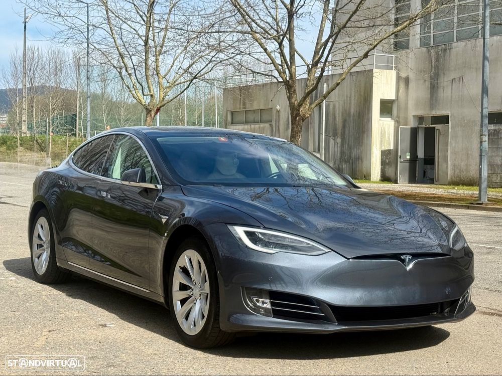 Tesla Model S - 4