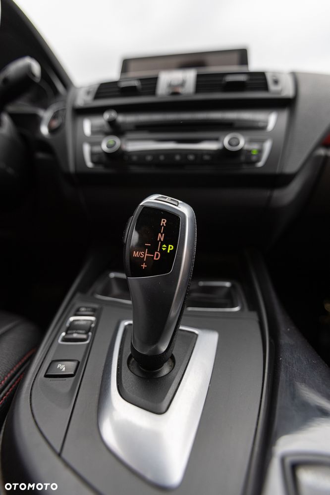 BMW Seria 1 118d Sport Line - 19