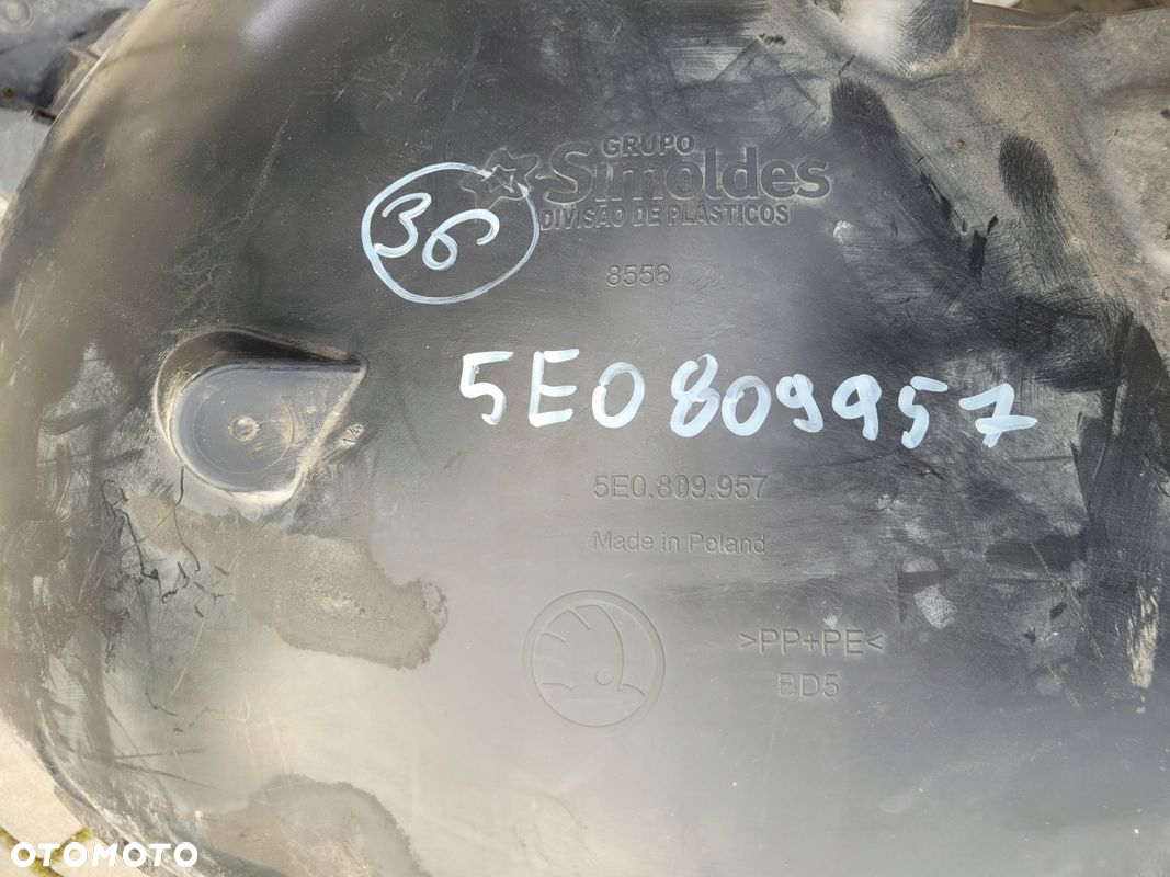 NADKOLE SKODA OCTAWIA III LEWY PRZÓD 5E0809957 - 6