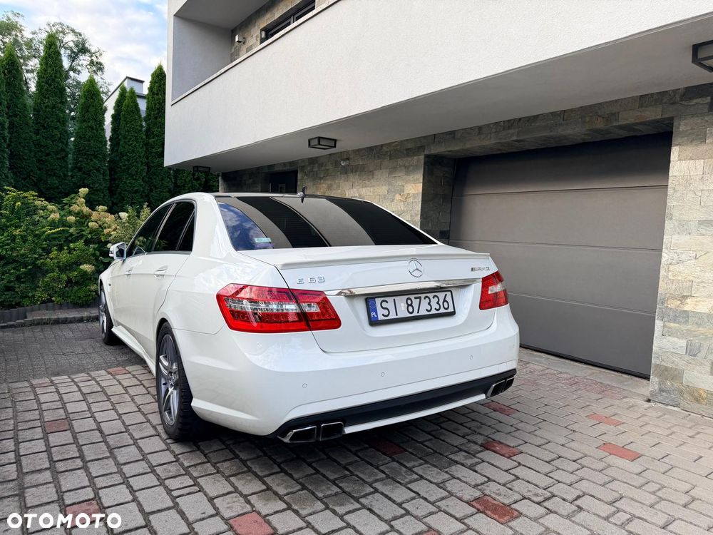 Mercedes-Benz Klasa E 63 AMG - 6