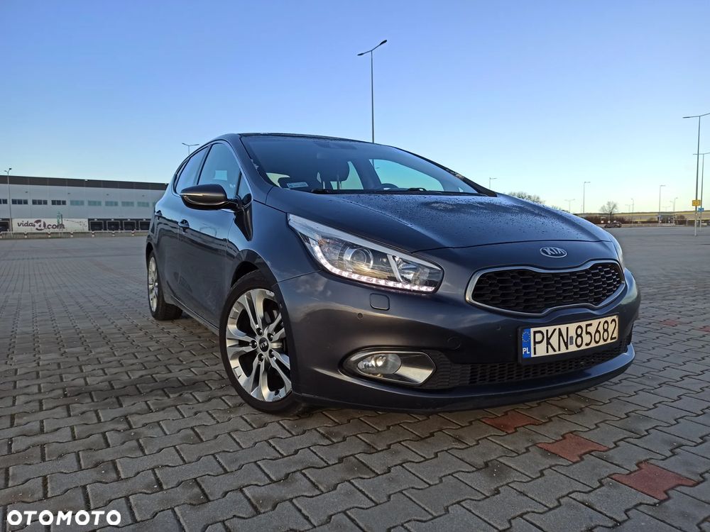 Kia Ceed 1.6 CRDi 128 Platinum Edition - 1
