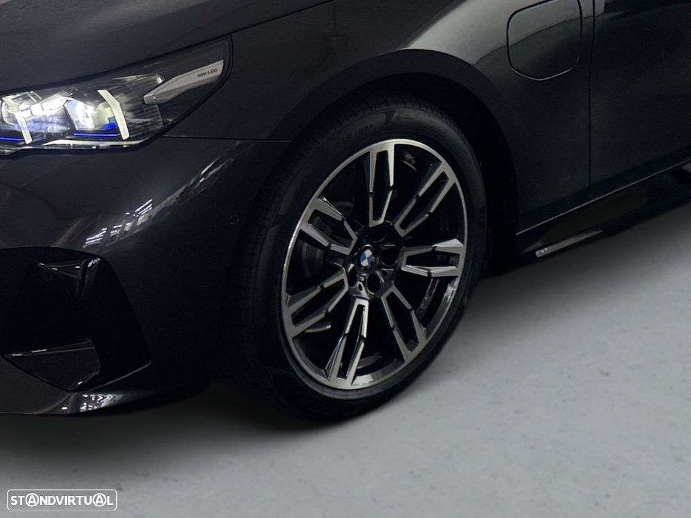 BMW 530 e Pack Desportivo M - 6