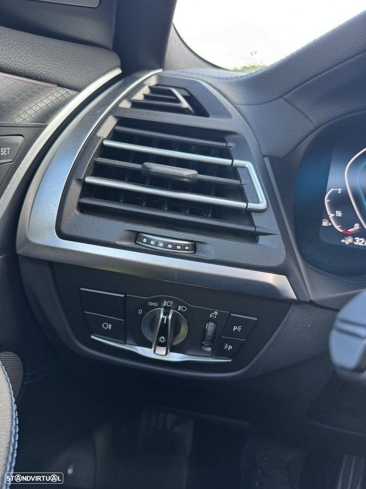 BMW X3 30 e xDrive Pack M Desportivo Pro - 29