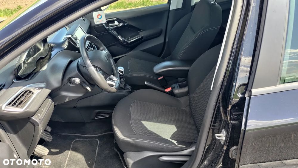 Peugeot 208 BlueHDi 100 Active Pack - 26