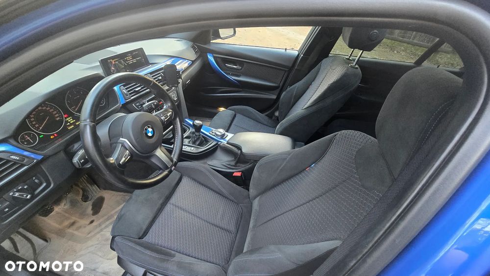 BMW Seria 3 325d - 12