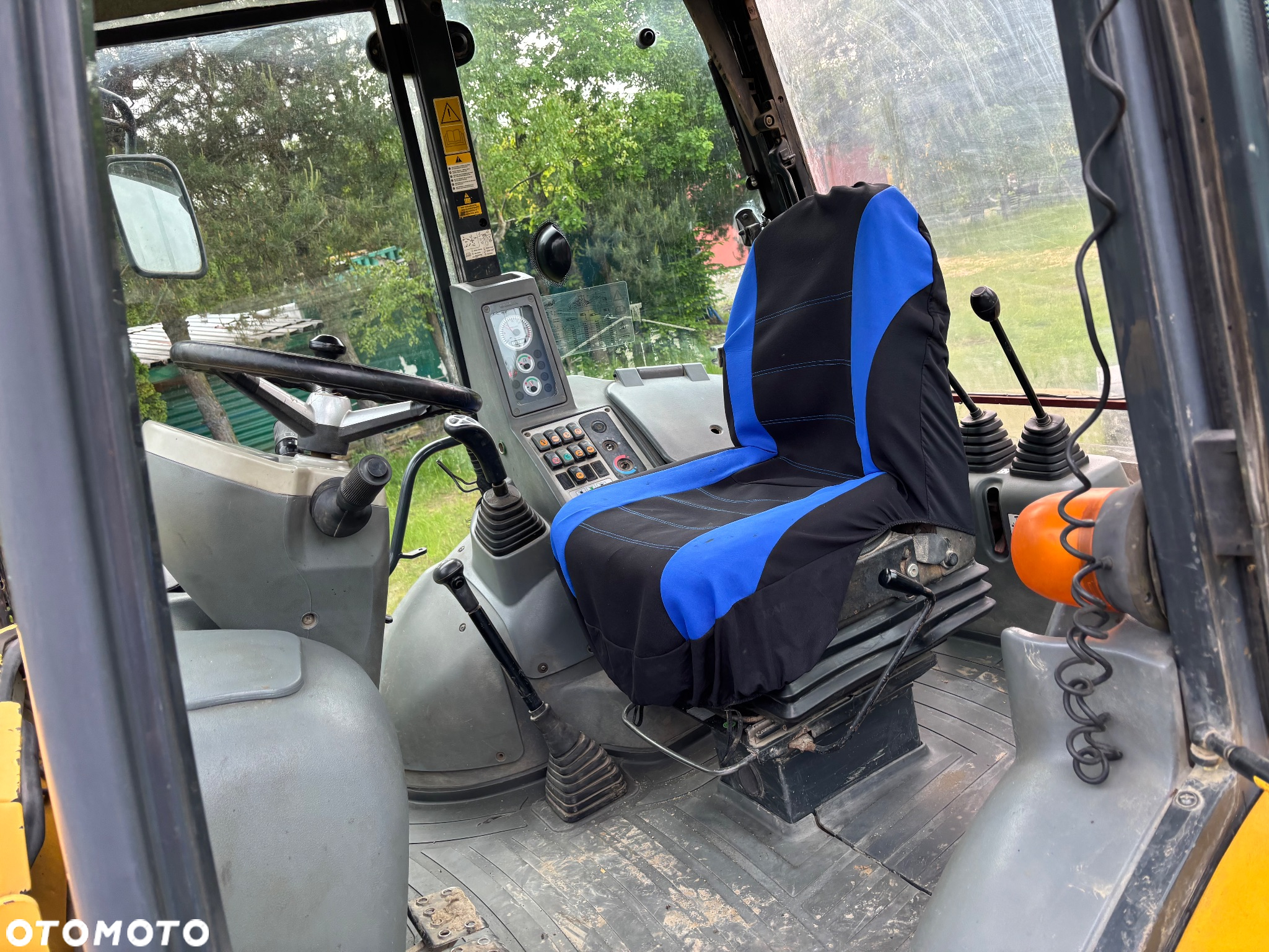 Komatsu WB 93 - 11