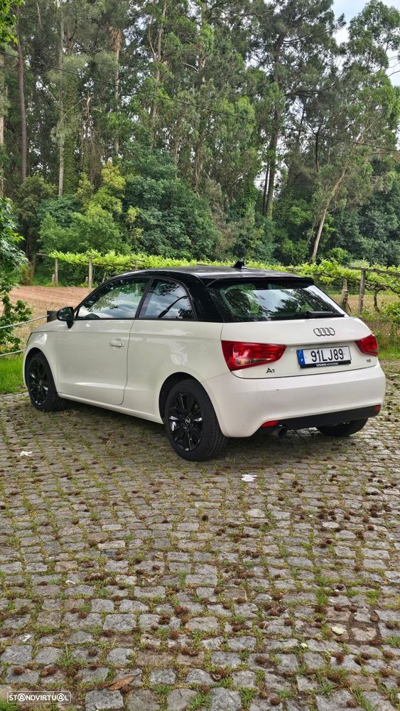 Audi A1 1.6 TDI S-line - 2