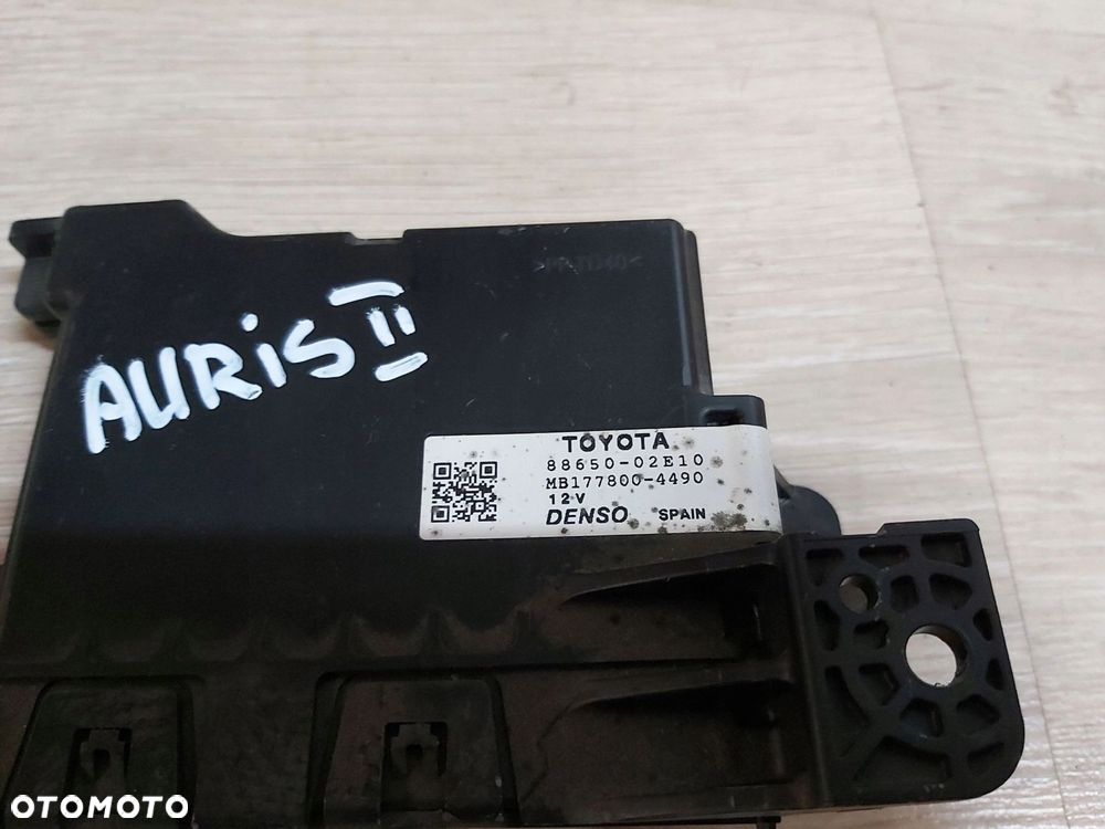 Toyota Auris II moduł sterownik klimatyzacji 88650-02E10 - 2