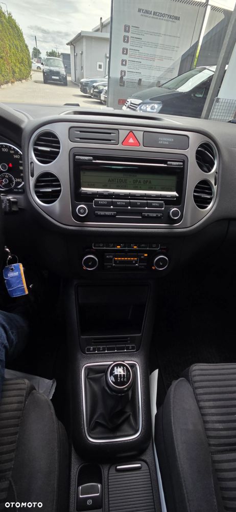 Volkswagen Tiguan 2.0 TDI DPF BlueMotion Technology Exclusive - 25