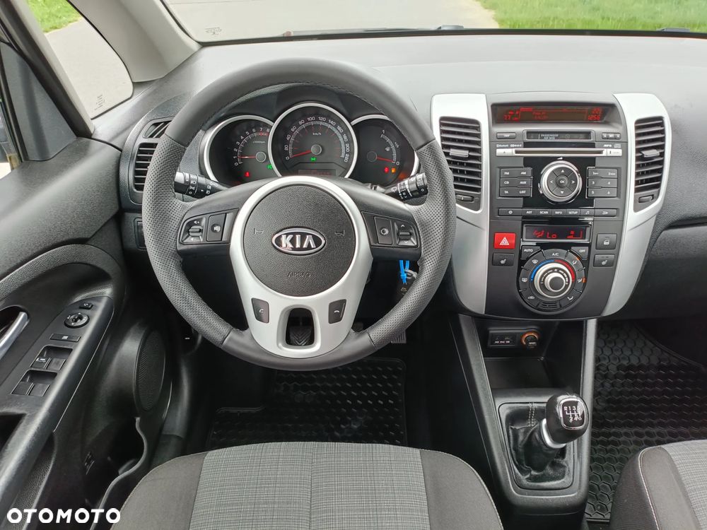 Kia Venga - 13