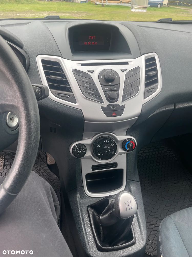 Ford Fiesta 1.25 Celebration - 11